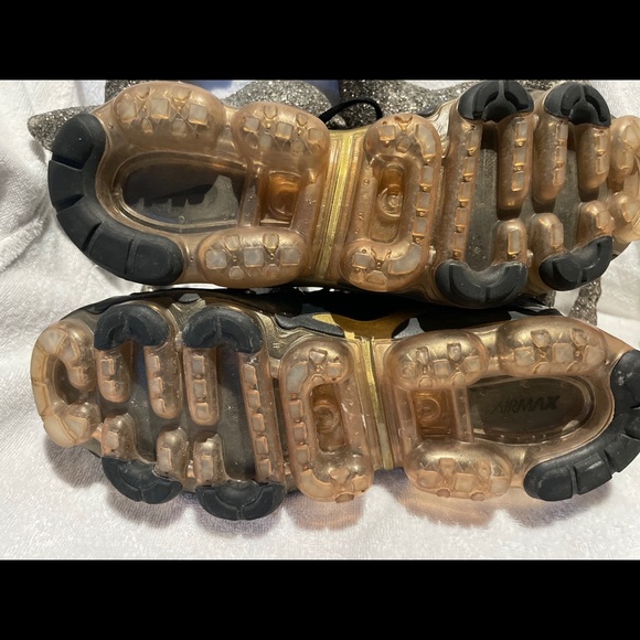 AUTHENTIC NIKE AIR VAPORMAX PLUS - Picture 7 of 12